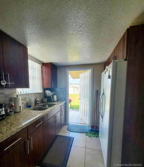 239 E 38th St, Hialeah, FL 33013 photo 7