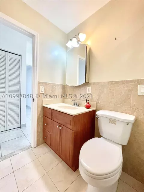 474 E 20th St, Hialeah, FL 33013 photo 15