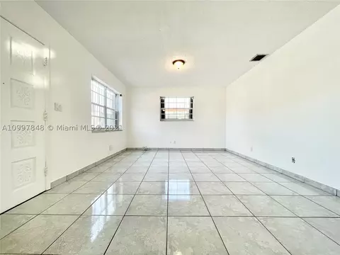 474 E 20th St, Hialeah, FL 33013 photo 4