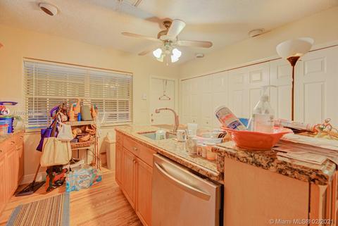 261 NW 60 Ave, Miami, FL 33126 photo 10