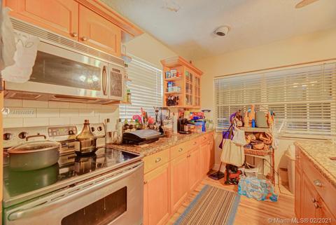 261 NW 60 Ave, Miami, FL 33126 photo 9