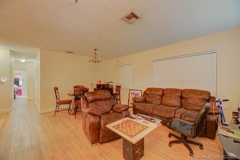 261 NW 60 Ave, Miami, FL 33126 photo 12