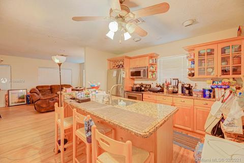 261 NW 60 Ave, Miami, FL 33126 photo 11