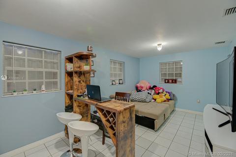 261 NW 60 Ave, Miami, FL 33126 photo 21