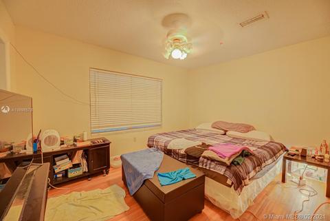 261 NW 60 Ave, Miami, FL 33126 photo 16
