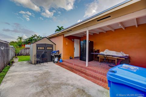 261 NW 60 Ave, Miami, FL 33126 photo 4