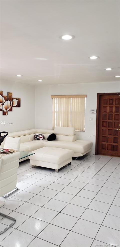 4061 E 3rd Ave, Hialeah, FL 33013 photo 10