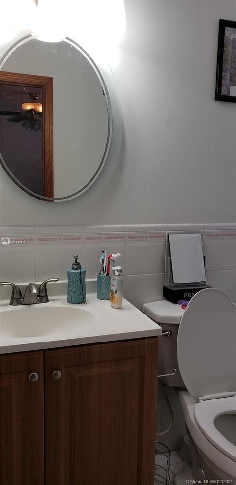 4061 E 3rd Ave, Hialeah, FL 33013 photo 23