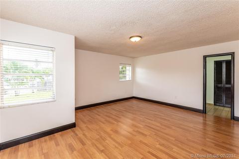 640 E 12th Pl, Hialeah, FL 33010 photo 23