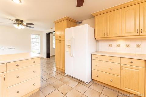 640 E 12th Pl, Hialeah, FL 33010 photo 20