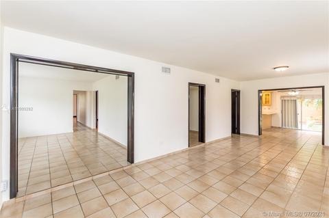 640 E 12th Pl, Hialeah, FL 33010 photo 8
