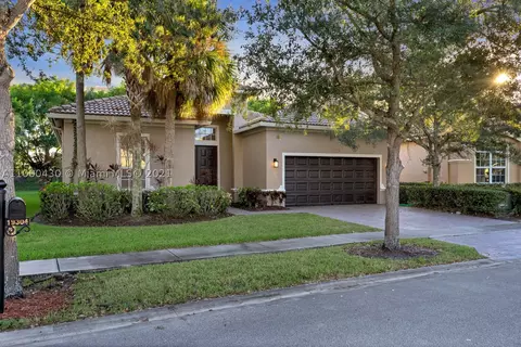 19304 Seneca Ave, Weston, FL 33332 photo 1