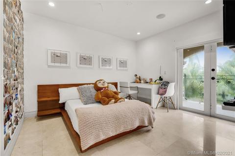 570 Hampton Ln, Key Biscayne, FL 33149 photo 48