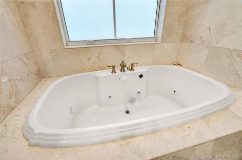 570 Hampton Ln, Key Biscayne, FL 33149 photo 28