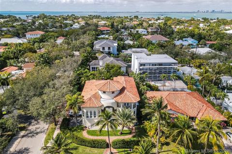 570 Hampton Ln, Key Biscayne, FL 33149 photo 2