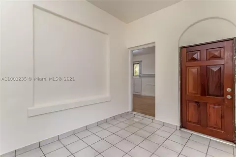 918 SW 10th St, Miami, FL 33130 photo 6