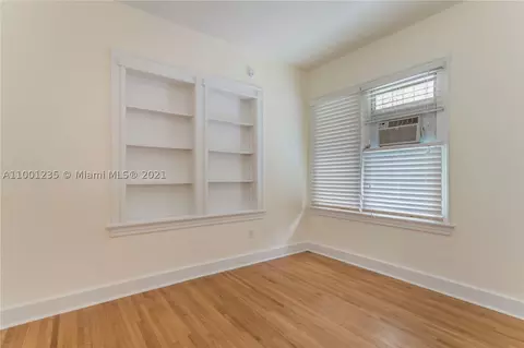 918 SW 10th St, Miami, FL 33130 photo 18
