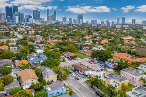 918 SW 10th St, Miami, FL 33130 photo 3