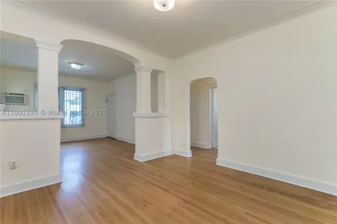 918 SW 10th St, Miami, FL 33130 photo 12