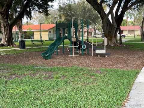 6960 Bottlebrush Dr, Miami Lakes, FL 33014 photo 3