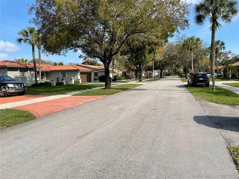 6960 Bottlebrush Dr, Miami Lakes, FL 33014 photo 4