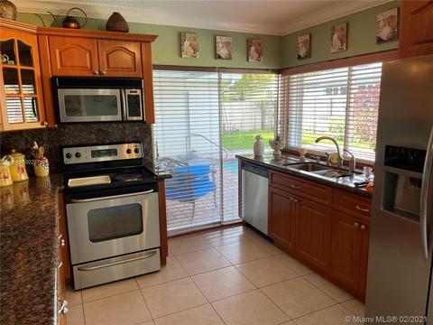 6960 Bottlebrush Dr, Miami Lakes, FL 33014 photo 11