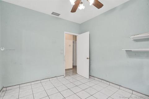 275 E 40th St, Hialeah, FL 33013 photo 25