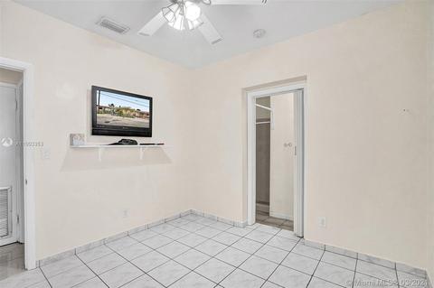 275 E 40th St, Hialeah, FL 33013 photo 14