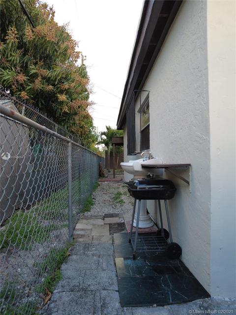 221 E 37th St, Hialeah, FL 33013 photo 23