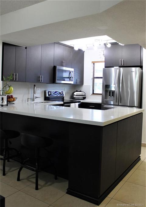 Undisclosed, Hialeah, FL 33015 photo 2