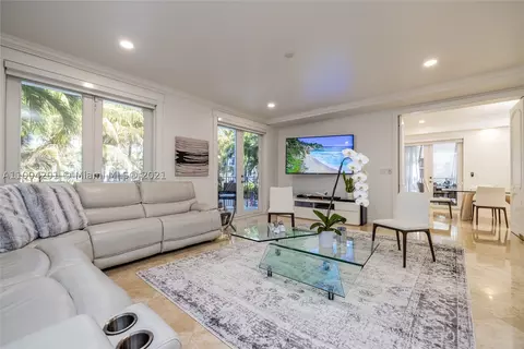 3535 E Fairview St, Miami, FL 33133 photo 11