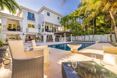3535 E Fairview St, Miami, FL 33133 photo 15