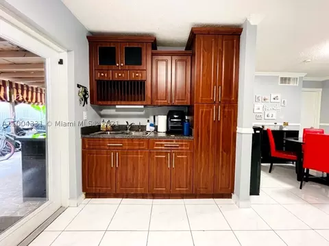 Undisclosed, Hialeah, FL 33016 photo 15