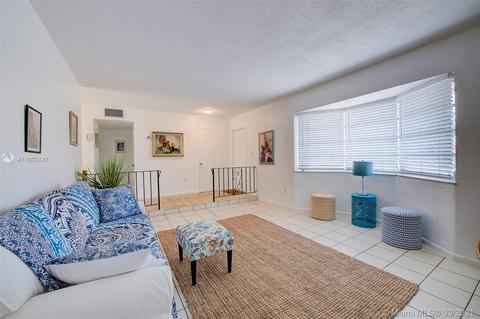 101 NE 173rd St, North Miami Beach, FL 33162 photo 2