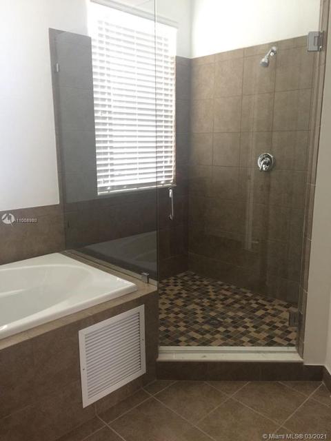3553 W 96th Pl, Hialeah, FL 33018 photo 11