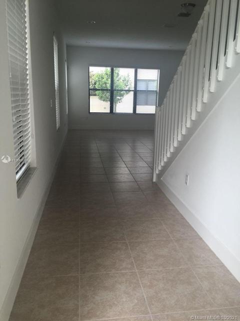 3553 W 96th Pl, Hialeah, FL 33018 photo 2
