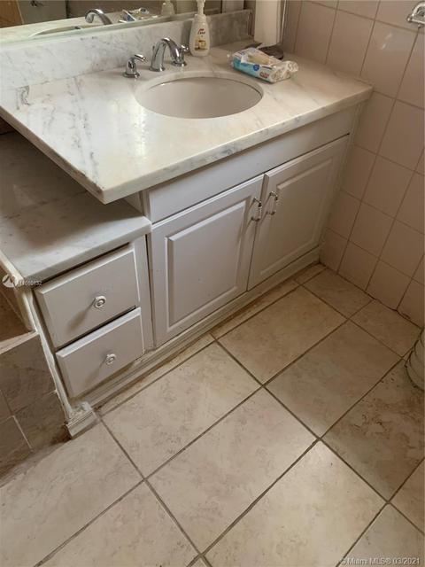 4945 E 8th Ln, Hialeah, FL 33013 photo 5