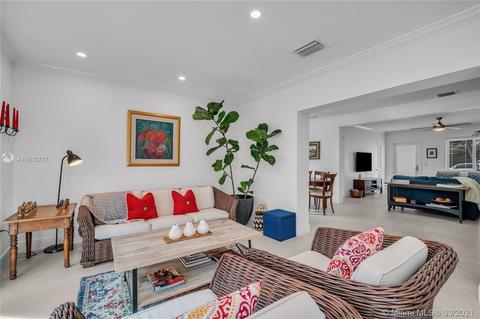 301 Hampton Ln, Key Biscayne, FL 33149 photo 8