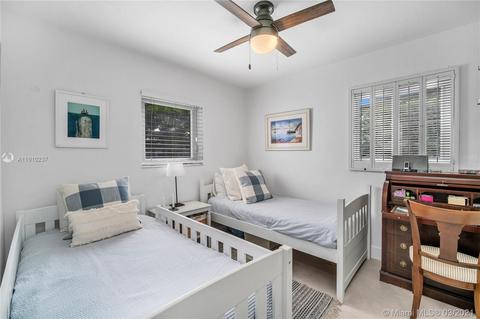 301 Hampton Ln, Key Biscayne, FL 33149 photo 14