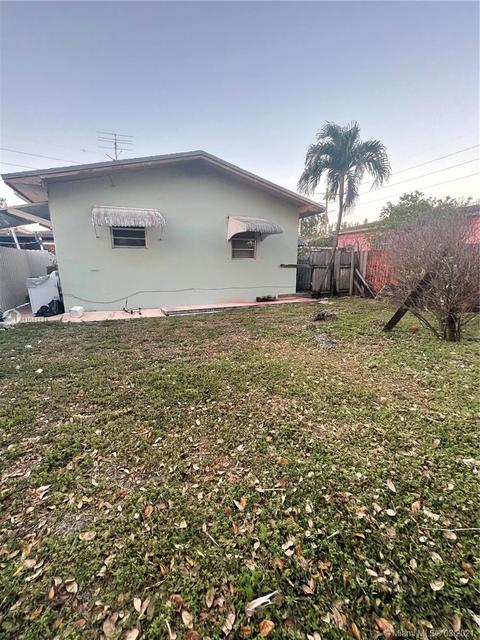 672 E 21st St, Hialeah, FL 33013 photo 10