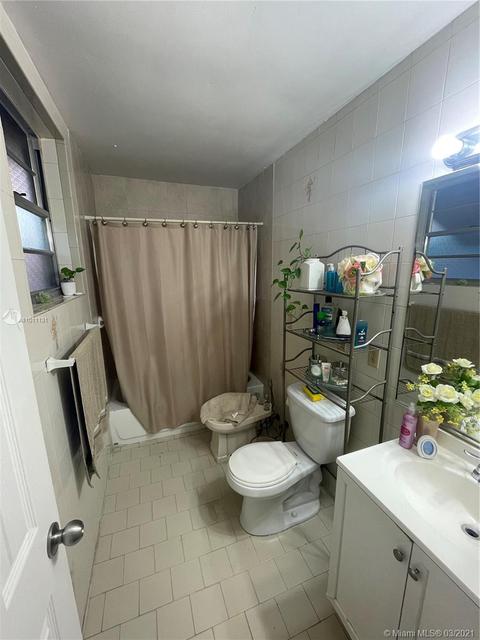 672 E 21st St, Hialeah, FL 33013 photo 2