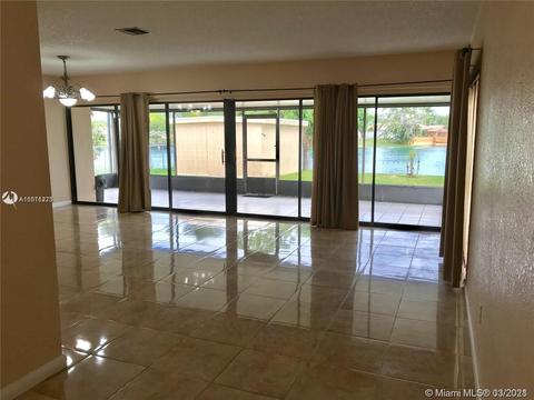 6449 W 8th Ave, Hialeah, FL 33012 photo 7