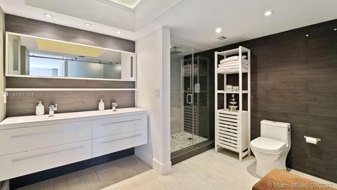 881 Ocean Dr #8A, Key Biscayne, FL 33149 photo 39