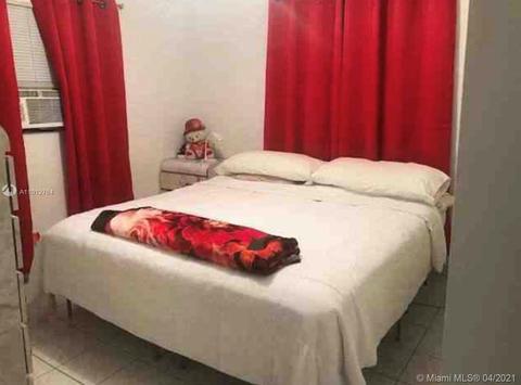 565 E 44th St, Hialeah, FL 33013 photo 10