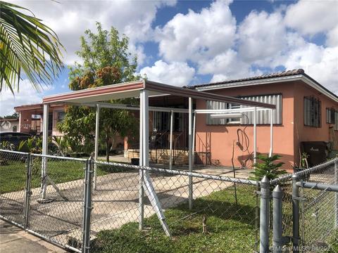 565 E 44th St, Hialeah, FL 33013 photo 2