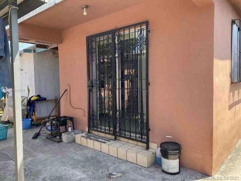 565 E 44th St, Hialeah, FL 33013 photo 3