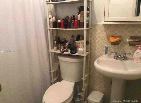 565 E 44th St, Hialeah, FL 33013 photo 7