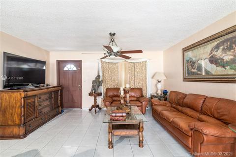 1315 W 76th St, Hialeah, FL 33014 photo 5