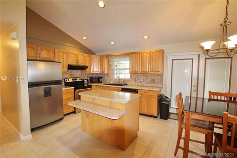 2043 SE 34th Ln, Taylor Creek, FL 34974 photo 6