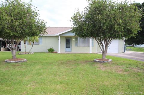 2043 SE 34th Ln, Taylor Creek, FL 34974 photo 1